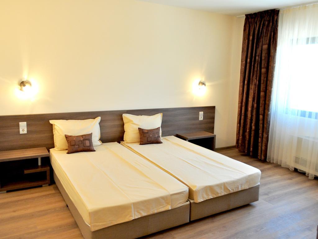 Yustina Villas Guest House Cameră foto