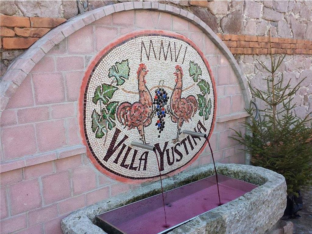 Yustina Villas Guest House Exterior foto